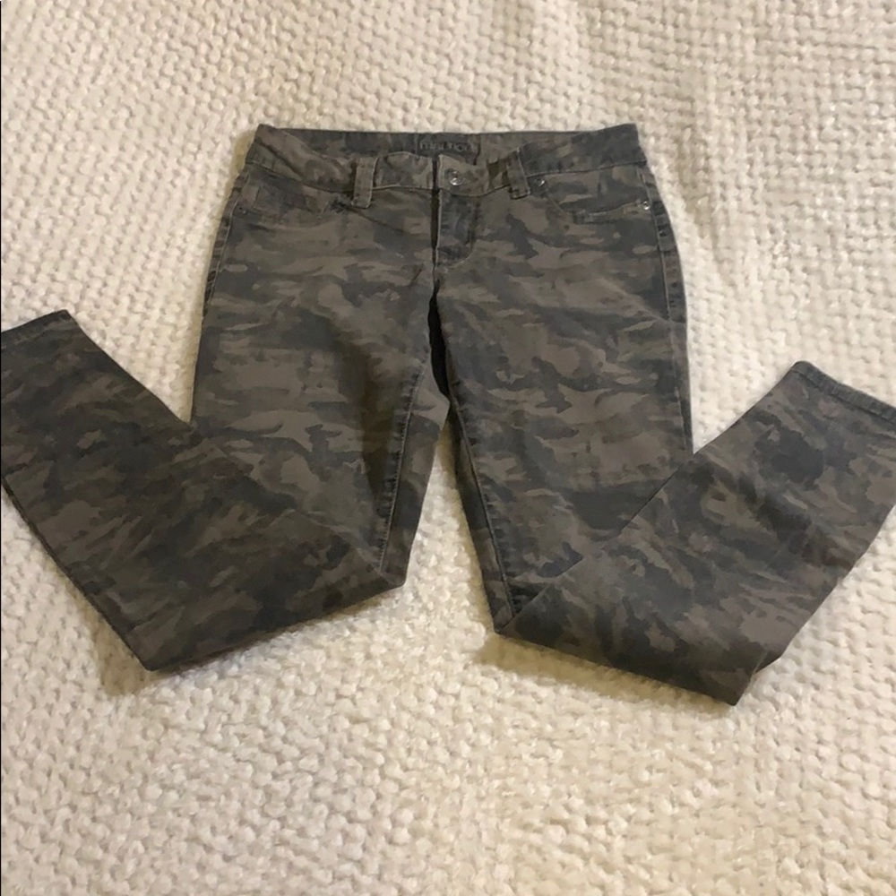 Maurices camo skinny jeans